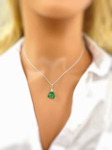 Collar de Plata de Ley 925 con Piedras Preciosas Hechas a Mano en Verde Esmeralda, Deliciosa Joya de Cuarzo Verde, Regalo para Novia - Product Image 3
