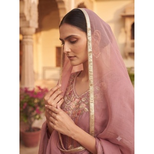 Ensemble 3 pièces élégant pour femme en soie satinée brodée : Kurta, Palazzo et Dupatta – Longueur complète, col en V, manches trois-quarts, écologique - Product Image 2