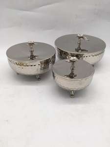 กล่องถั่วทองเหลืองและเหล็กทำด้วยมือพร้อมพื้นผิวไม้ตอกสำหรับอุปกรณ์วันหยุด-งานฝีมือเอ็มโพเรียมอินเดีย - Product Image 4