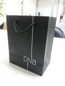 ถุงกระดาษ/ถุงช้อปปิ้ง/ถุงของขวัญ/ถุงกระดาษคราฟท์/ถุงจดหมาย/กระเป๋าหรู/ถุงบรรจุภัณฑ์เสื้อผ้า - Product Image 3