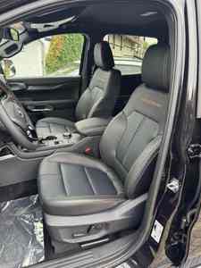 SUV 2024 44 Doble Cabina Eléctrico R18 con Techo Panorámico de Tela, Transmisión Automática CVT, Luces LED, Sistema de Navegación, Cubierta Rígida Incluida - Product Image 4