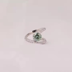 Bague de fiançailles de dérivation en diamant de coupe ronde verte en laboratoire avec une bague en diamant créée par un laboratoire rond minuscule bague en diamant en or massif - Product Image 1