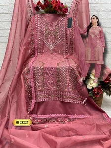 Nueva Colección de Trajes Pakistaníes de Georgette Heavy Fox con Bordado de Lentejuelas y Hilos Múltiples, Estilo de Ropa India y Pakistaní - Product Image 4