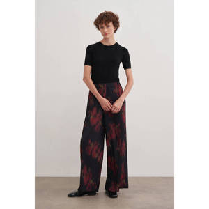 Pantalon formel noir à jambes larges, taille haute, imprimé, en crêpe plissé, respirant et tendance - Product Image 1