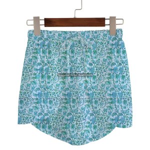 Nouveaux shorts enveloppants imprimés Sanganeri pour femmes, vêtements de détente d'été en coton, shorts enveloppants imprimés à blocs, collection plage pour filles, style baby doll - Product Image 3