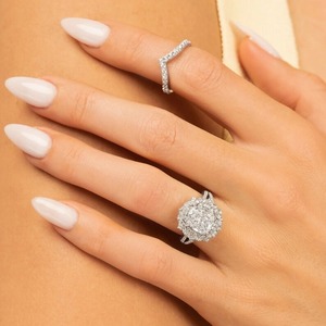 แหวนหมั้นเพชรเม็ดเดี่ยวสีทองประดับด้วยเม็ดเพชรสำหรับงานปาร์ตี้ - Product Image 4