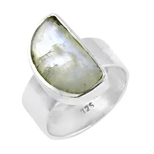 Anillo de Plata de Ley 925 con Piedra Lunar Arcoíris, Engaste Geométrico, Estilo Minimalista, Unisex, para Uso Diario - Product Image 1