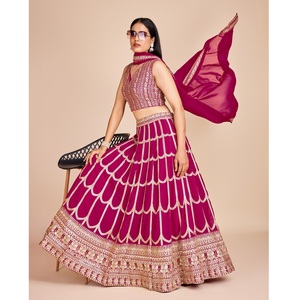 Excelente calidad de moda Fox Georgette Lehenga Choli Outfit Ropa étnica ligera para mujeres disponibles para la venta - Product Image 1