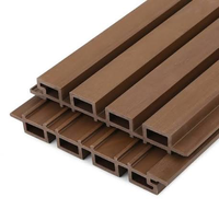 Panneau mural WPC extérieur co-extrudé rainuré, excellent panneau mural WPC anti-UV, panneaux muraux en bois pour décoration extérieure