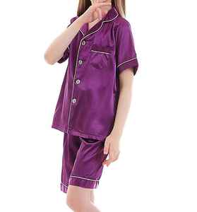 Ensemble de deux pièces de vêtements de nuit élégants et personnalisés pour femmes, fabriqués à la main à partir de tissu lisse pour un confort luxueux et doux - Product Image 4