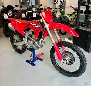 Offre exceptionnelle Moto tout-terrain Honda CRF-450R, 100% d'origine, scellée en usine avec 1 an de garantie - Product Image 1