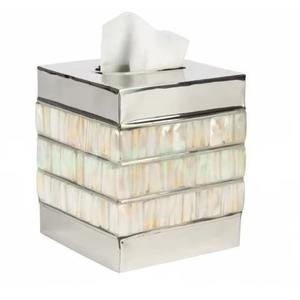 Caja de pañuelos de diseño rojo de estilo tradicional para decoración de mesa de comedor y oficina en casa con aspecto elegante y uso funcional diario - Product Image 4