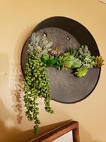 Vas Bunga Gantung Dinding Modern dari Besi Cor Berlapis Emas yang Tahan Lama untuk Dekorasi Rumah & Taman Luar Ruangan/Dalam Ruangan.