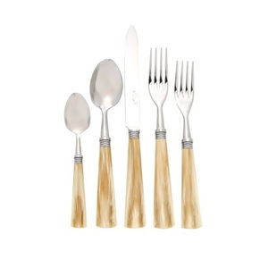 Ensemble de couverts de luxe en acier inoxydable avec élégantes poignées en résine, pour la maison, les restaurants et les hôtels, en vente. - Product Image 1