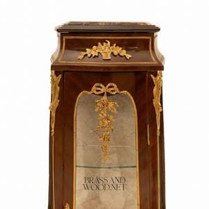 Vitrina de Exhibición Clásica de Lujo con Tapa de Mármol - Product Image 6