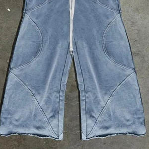 Pantalones desgastados personalizados Hombres French Terry Pierna ancha Lavado ácido Baggy Flared Rhinestone Pantalones de chándal - Product Image 3