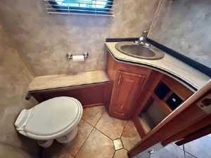 PROVEEDOR DE Autocaravana Usada Guulf Stream RV Tour Master 40F Clase A del 2009 en Venta para Camping y Viajes - Product Image 2