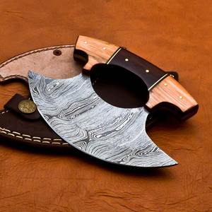 Cortador de Pizza Hecho a Mano con Hoja de Acero de Damasco Forjado y Mango de Madera de Palisandro, Cuchillo de Cocina Personalizado - Product Image 1