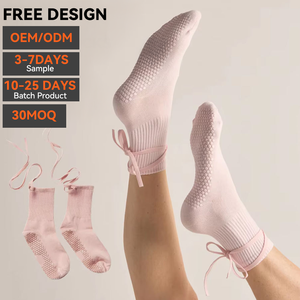 Calcetines de Yoga, Pilates y Barre Antideslizantes de Moda con Lazo Rosa y Cordones, Diseño Personalizado con Logotipo - Product Image 1