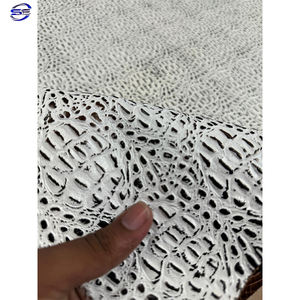 Disponible para pedidos de cuero Gator con estampado de peltre, producto de género de 1 a 22 pies cuadrados. - Product Image 5