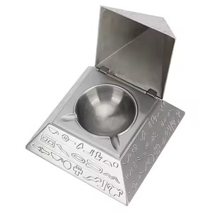Cendrier en métal décoratif d'intérieur, dernière arrivée, forme pyramidale moderne, argent, cadeau d'usine, ornements - Product Image 1