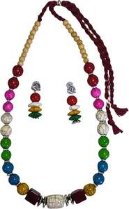 Collier pendentif croix en résine solide naturelle avec accent de perles et chaîne en forme de lune pour les mariages - Product Image 4