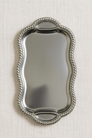 Plateau de service classique en acier inoxydable de qualité supérieure avec plateau brillant poli durable et élégant pour la cuisine à manger à bon prix