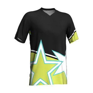 ชุดเสื้อและกางเกงฟุตบอลผ้าโพลีเอสเตอร์ 100% ระบายอากาศ แห้งเร็ว ยืดหยุ่น พิมพ์ลายด้วยความร้อน ออกแบบตามสั่ง ขายส่ง - Product Image 1