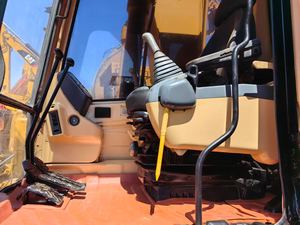 รถขุดตีนตะขาบ Caterpillar 325BL พร้อมถังขุดขนาด 1.3 ลูกบาศก์เมตร และประสิทธิภาพการทำงานสูง รถขุดขนาดใหญ่ 25 ตัน - Product Image 6