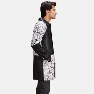 Manteau en cuir noir avec imprimé vintage et coupe ajustée - Product Image 2