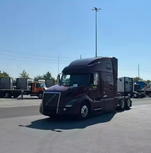 Camion d'occasion fiable Volvo VNL860 - 6x4 avec toit surélevé et couchettes doubles, modèle 2022, à vendre - Product Image 1