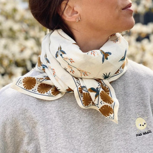 Pañuelos Cuadrados Personalizados Hechos a Mano al por Mayor, Pañuelos de Cabeza de Algodón Estampados con Diseños Florales en Varios Colores, Nuevo Diseño - Product Image 2
