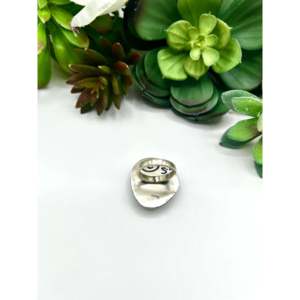 Anillo Navajo Hecho a Mano con Turquesa Kingman y Plata de Ley, Joyería Cultural Coleccionable, Talla 6.5 - Product Image 4