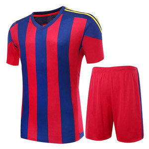 Ensemble d'uniformes de football respirants personnalisés de haute qualité avec logo, séchage rapide, tenue de sport, option de vente en gros disponible - Product Image 1