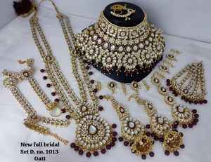 Conjunto de Joyería Nupcial Kundan con Piedras Blancas |   Conjunto Completo de Joyería India para Boda con Collar, Aretes y Maang Tikka - Product Image 2