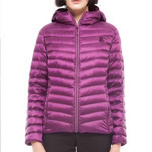 Nouveauté Vêtements de saison chaude Conception personnalisée Blouson matelassé pour femmes Meilleure vente Blousons matelassés doublés de tissu pour femmes - Product Image 1