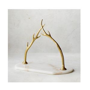 Support à gâteau ovale de luxe moderne de qualité supérieure, support à gâteau décoratif en métal et marbre de haute qualité - Product Image 1