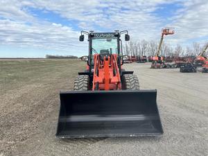 Cargador de ruedas Kubota R640 2024-Cargador compacto de 5,2 toneladas con motor diésel Kubota de 64,4 HP-Equipo de construcción duradero - Product Image 3