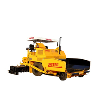 Machine à paver le bitume Uniter Hi Technology UHD45 de 4,5 mètres avec moteur Cummins et design compact à vendre