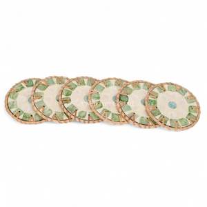 Sous-verre artisanal en nacre avec cadre en rotin tressé à la main pour servir les boissons et décorer la maison - Product Image 2