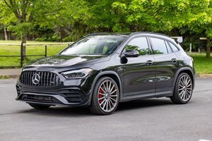 Mercedes-AMG GLA45 2021 Usado en Excelentes Condiciones, Motor Turbo de 4 Cilindros y 382 hp, Tracción en las Cuatro Ruedas, Equipamiento de Alta Gama - Product Image 2