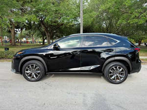 Lexus NX 2016 Usado, Volante a la Izquierda - Product Image 3