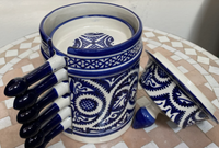 Ensemble d'apéritifs en céramique marocaine fait à la main bleu et blanc, Set d'apéritifs peint à la main dans la cuisine Fes, ustensiles de cuisine, décoration de la maison