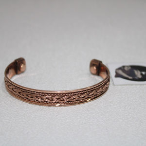 Pulsera de alambre de cobre tejido tradicional y anillo de puño Monitor de presión arterial Acento de diamante para regalo - Product Image 1