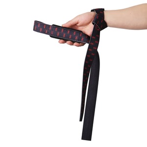 Correas de Levantamiento Acolchadas Berserk, Cinturón de Potencia para Entrenamientos de Gimnasio para Hombres y Mujeres, Correas de Muñeca para Levantamiento de Pesas - Product Image 3