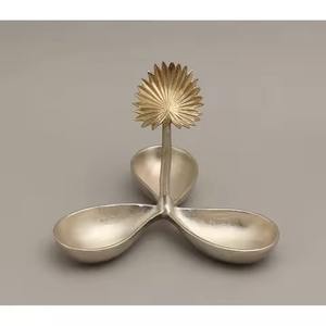 Servidor Triple de Plata con Asa de Hoja de Palma para Aperitivos, Frutos Secos y Chocolates, Centro de Mesa Decorativo Moderno - Product Image 1