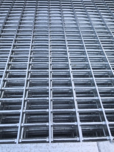 Grille de sol antidérapante Mentis Grating Rectagrid RS40, conçue et fabriquée - Product Image 5