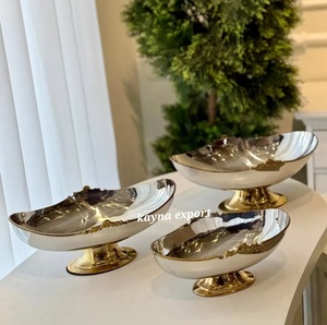 Cuenco de Servir Ovalado de Acero Inoxidable Pulido de Lujo para Fiestas, Diseño de Alta Gama para Alimentos, Chocolate, Dulces, Frutos Secos, con Base Dorada - Product Image 2