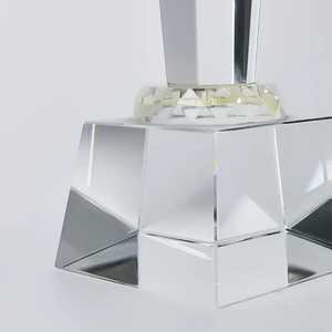 Trofeo de acrílico de diseño personalizado moderno con impresión UV para celebraciones de negocios - Product Image 3