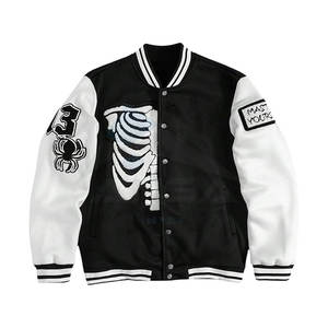 Chaqueta Universitaria de Béisbol Y2K para Hombre con Bloques de Color, Parches de Letras, Detalles a Rayas, Cierre de Botones, Estampado Gráfico Negro Suave - Product Image 1